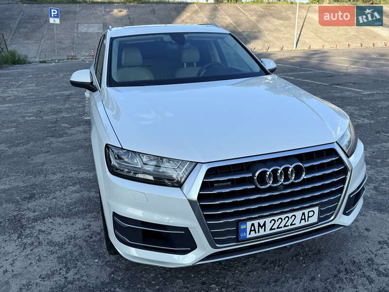 Внедорожник / Кроссовер Audi Q7 2016 в Киеве