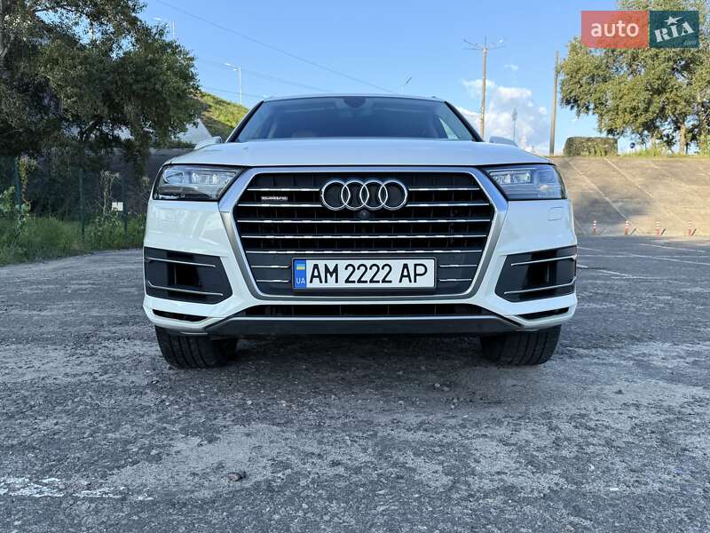 Внедорожник / Кроссовер Audi Q7 2016 в Киеве