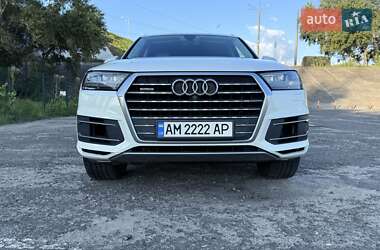Внедорожник / Кроссовер Audi Q7 2016 в 