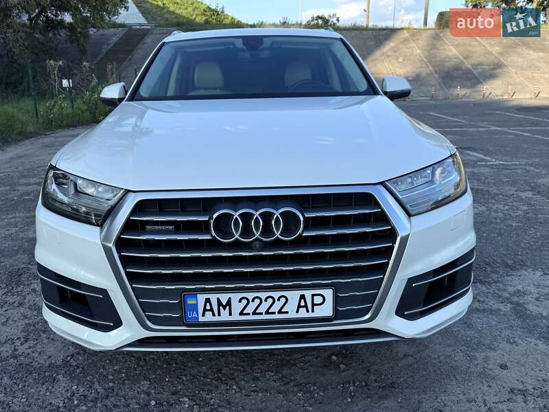 Внедорожник / Кроссовер Audi Q7 2016 в Киеве