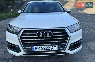 Внедорожник / Кроссовер Audi Q7 2016 в 