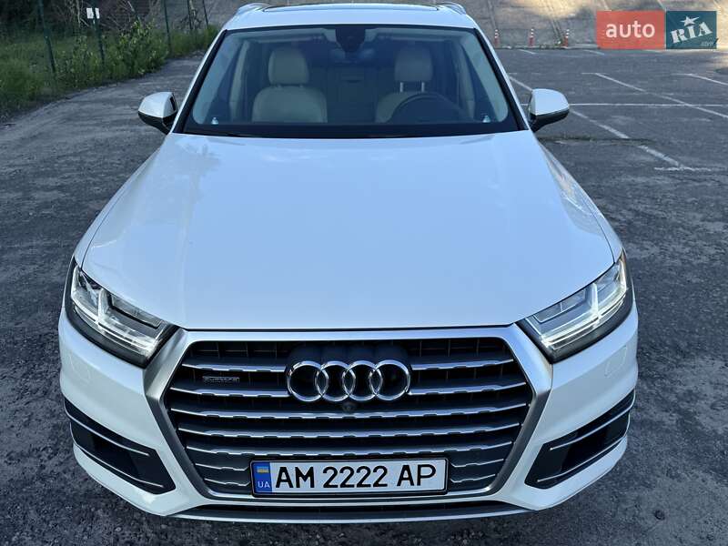 Внедорожник / Кроссовер Audi Q7 2016 в Киеве