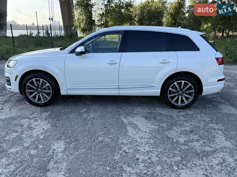 Внедорожник / Кроссовер Audi Q7 2016 в Киеве