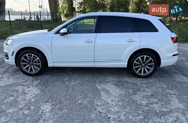 Внедорожник / Кроссовер Audi Q7 2016 в 