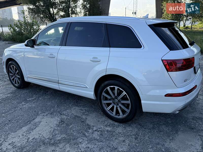 Внедорожник / Кроссовер Audi Q7 2016 в Киеве