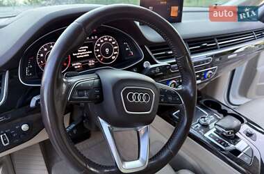 Внедорожник / Кроссовер Audi Q7 2016 в 