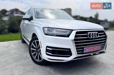 Внедорожник / Кроссовер Audi Q7 2016 в 