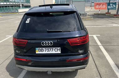 Внедорожник / Кроссовер Audi Q7 2017 в 