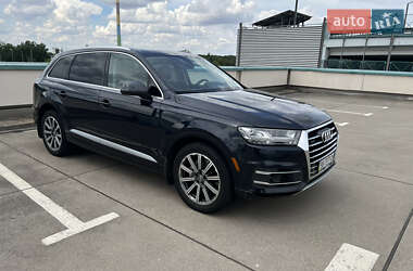 Внедорожник / Кроссовер Audi Q7 2017 в 
