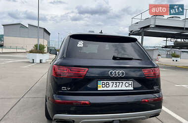 Внедорожник / Кроссовер Audi Q7 2017 в 