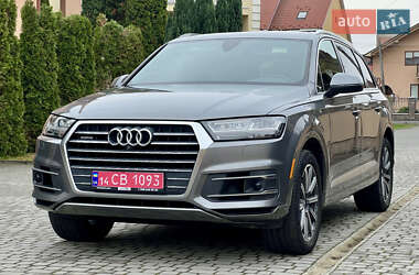 Внедорожник / Кроссовер Audi Q7 2017 в 