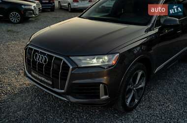Внедорожник / Кроссовер Audi Q7 2021 в 