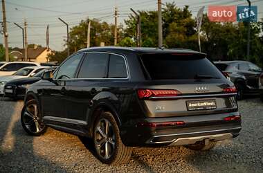Внедорожник / Кроссовер Audi Q7 2021 в 