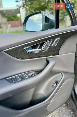 Внедорожник / Кроссовер Audi Q7 2020 в 