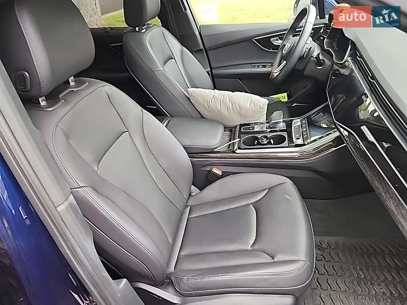 Позашляховик / Кросовер Audi Q7 2022 в Чернігові