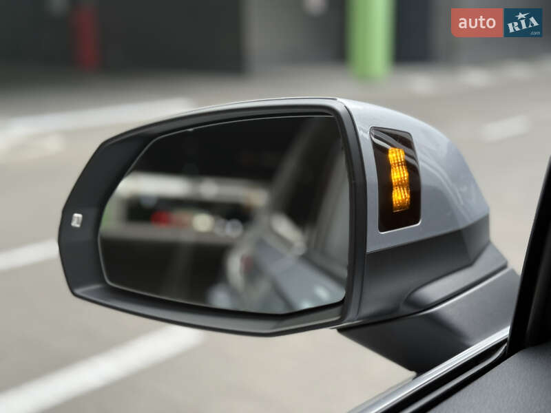 Внедорожник / Кроссовер Audi Q7 2015 в Киеве