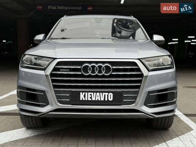 Внедорожник / Кроссовер Audi Q7 2015 в Киеве