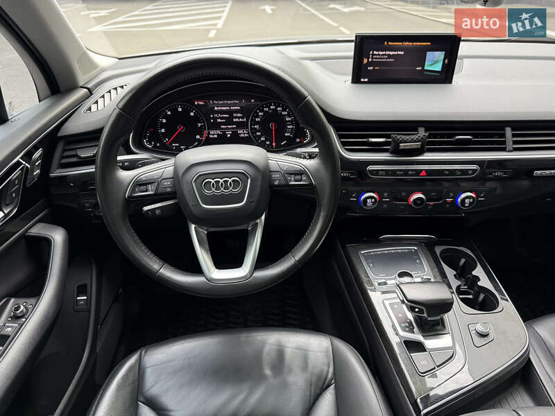 Внедорожник / Кроссовер Audi Q7 2015 в Киеве
