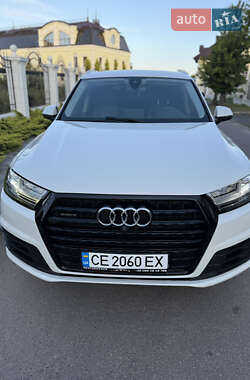 Внедорожник / Кроссовер Audi Q7 2017 в 