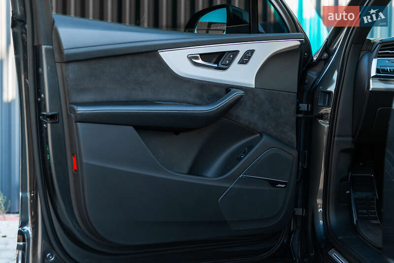 Внедорожник / Кроссовер Audi Q7 2019 в Мукачево