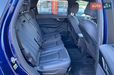 Внедорожник / Кроссовер Audi Q7 2021 в 