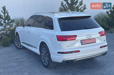 Внедорожник / Кроссовер Audi Q7 2017 в 