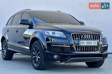 Внедорожник / Кроссовер Audi Q7 2015 в 