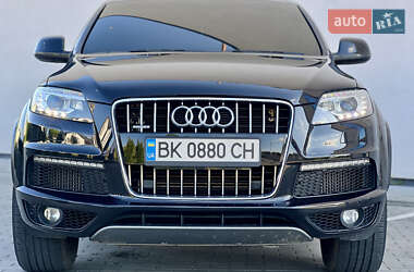 Внедорожник / Кроссовер Audi Q7 2015 в 