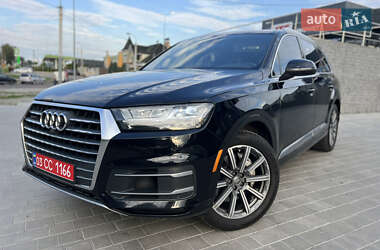 Внедорожник / Кроссовер Audi Q7 2017 в 