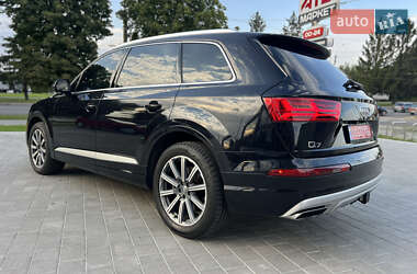 Внедорожник / Кроссовер Audi Q7 2017 в 