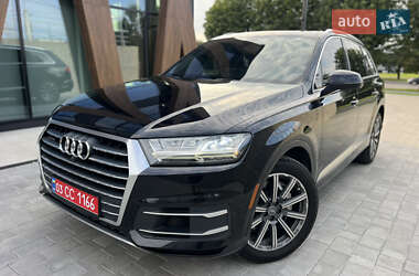 Внедорожник / Кроссовер Audi Q7 2017 в 
