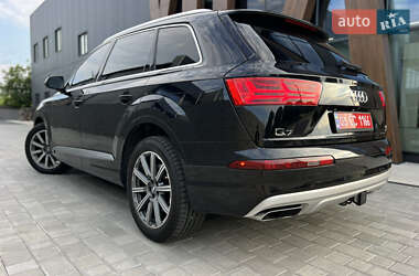 Внедорожник / Кроссовер Audi Q7 2017 в 