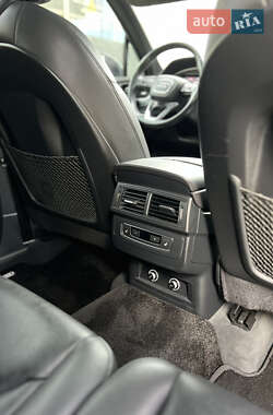 Внедорожник / Кроссовер Audi Q7 2017 в 