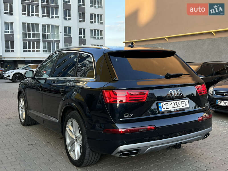 Позашляховик / Кросовер Audi Q7 2016 в Чернівцях