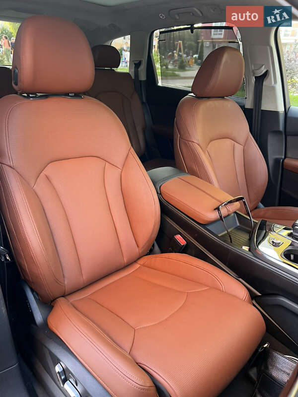 Позашляховик / Кросовер Audi Q7 2016 в Чернівцях
