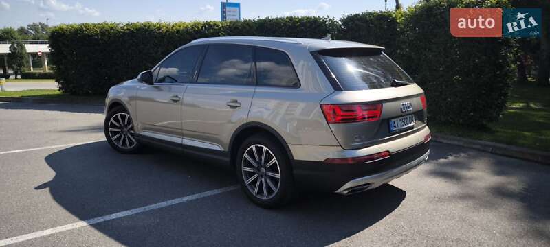 Позашляховик / Кросовер Audi Q7 2015 в Києві