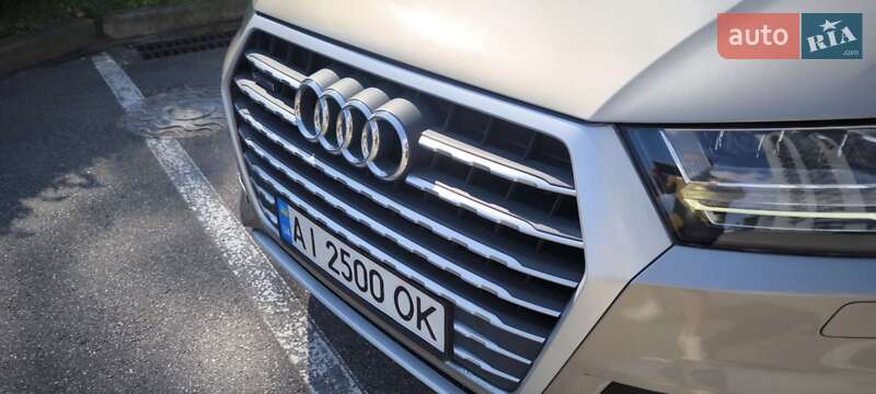 Позашляховик / Кросовер Audi Q7 2015 в Києві