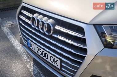 Внедорожник / Кроссовер Audi Q7 2015 в 