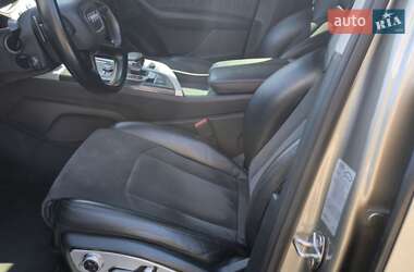 Внедорожник / Кроссовер Audi Q7 2015 в 