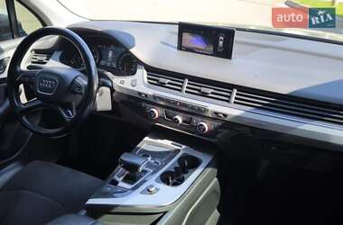 Внедорожник / Кроссовер Audi Q7 2015 в 