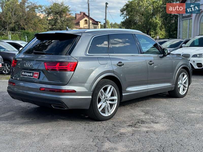 Позашляховик / Кросовер Audi Q7 2017 в Вінниці