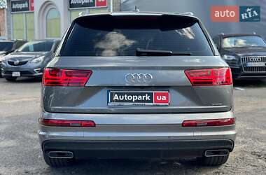 Внедорожник / Кроссовер Audi Q7 2017 в 