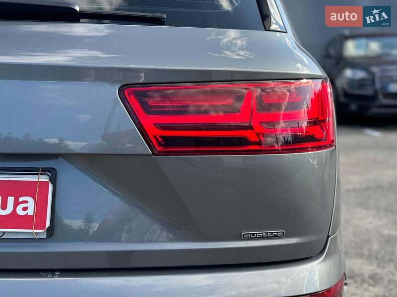 Позашляховик / Кросовер Audi Q7 2017 в Вінниці