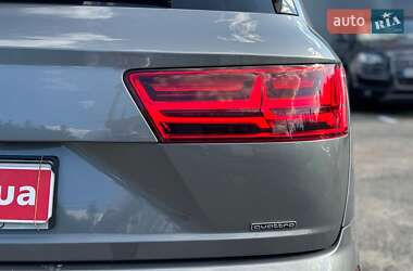 Внедорожник / Кроссовер Audi Q7 2017 в 