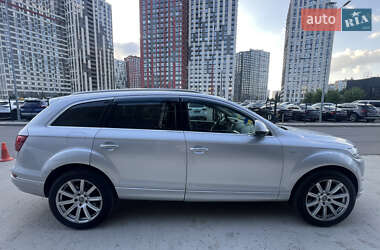 Внедорожник / Кроссовер Audi Q7 2010 в 