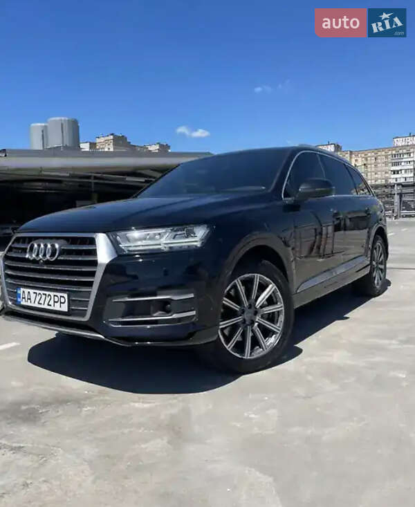 Внедорожник / Кроссовер Audi Q7 2018 в 