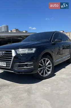 Внедорожник / Кроссовер Audi Q7 2018 в 