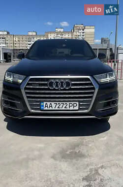Внедорожник / Кроссовер Audi Q7 2018 в 