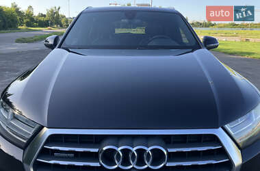 Внедорожник / Кроссовер Audi Q7 2016 в 