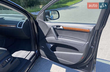Внедорожник / Кроссовер Audi Q7 2014 в 
